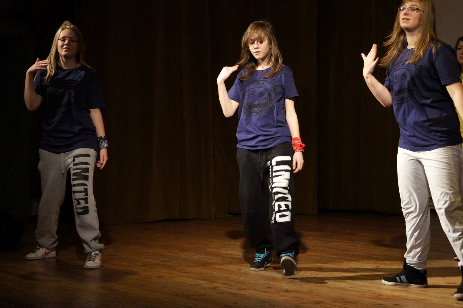 Przegląd zespołów tanecznych Leg-Jump