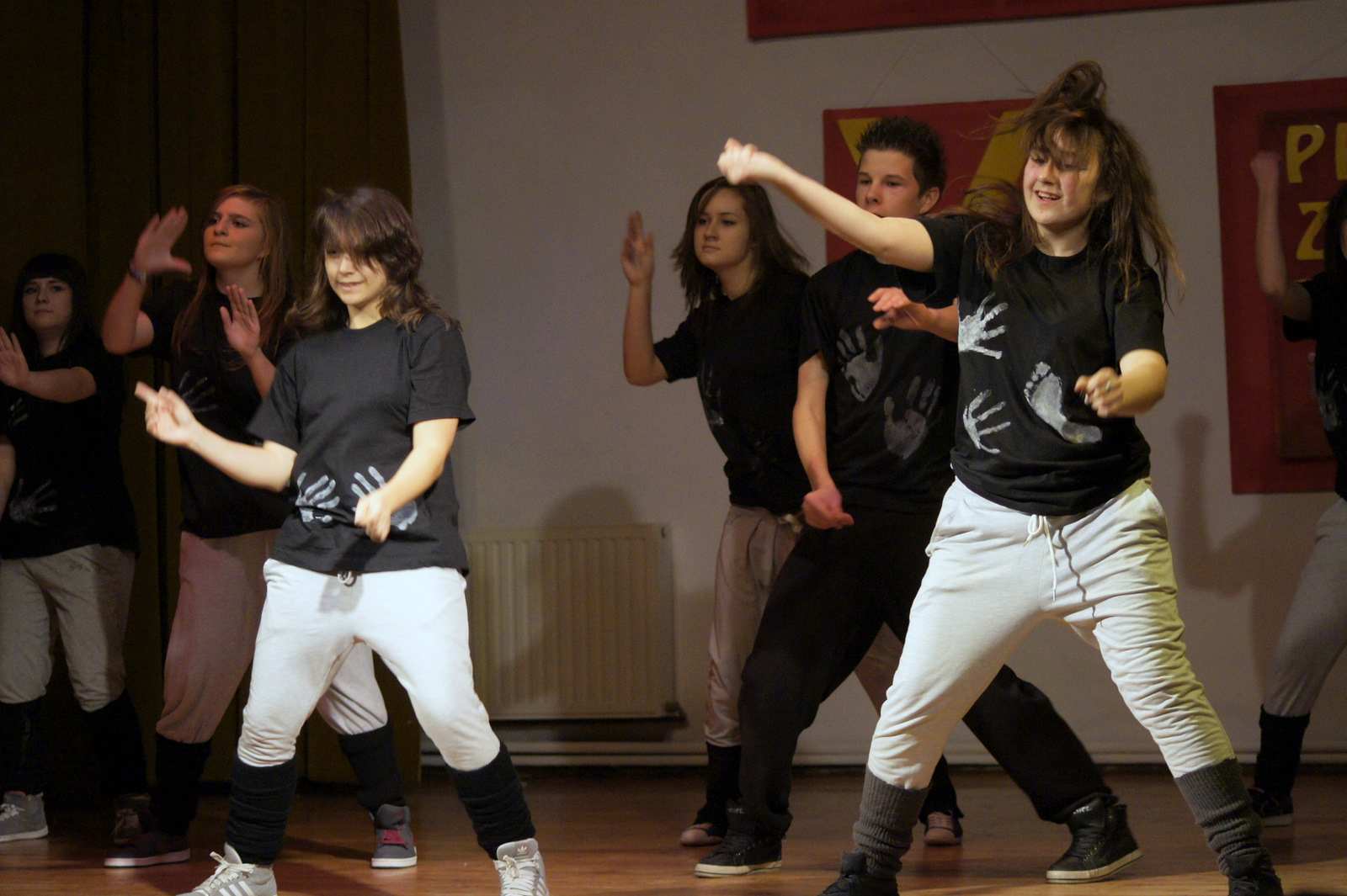 Przegląd zespołów tanecznych Leg-Jump