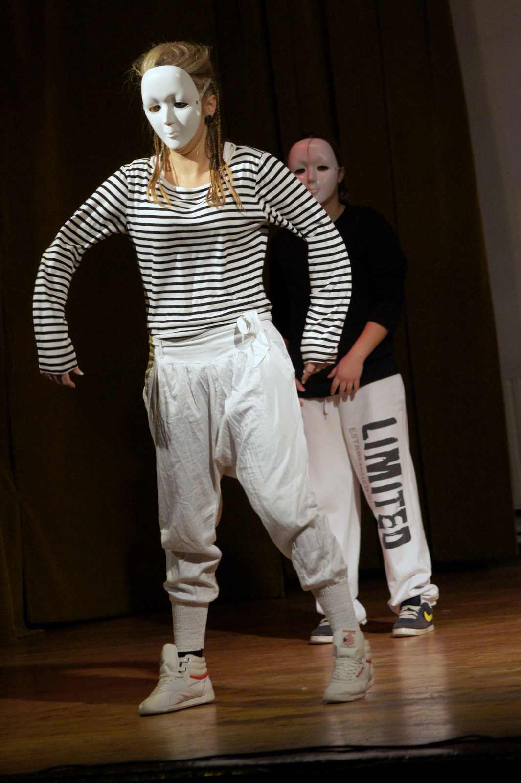 Przegląd zespołów tanecznych Leg-Jump