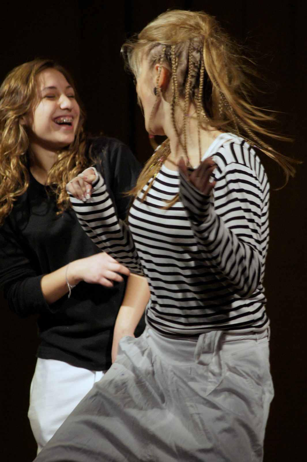 Przegląd zespołów tanecznych Leg-Jump