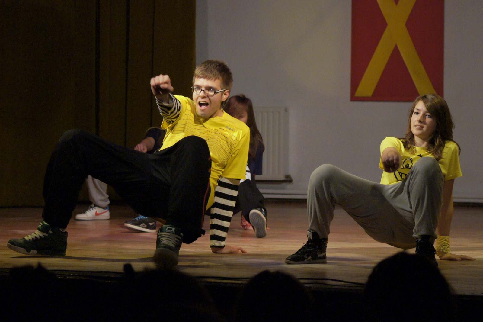 Przegląd zespołów tanecznych Leg-Jump