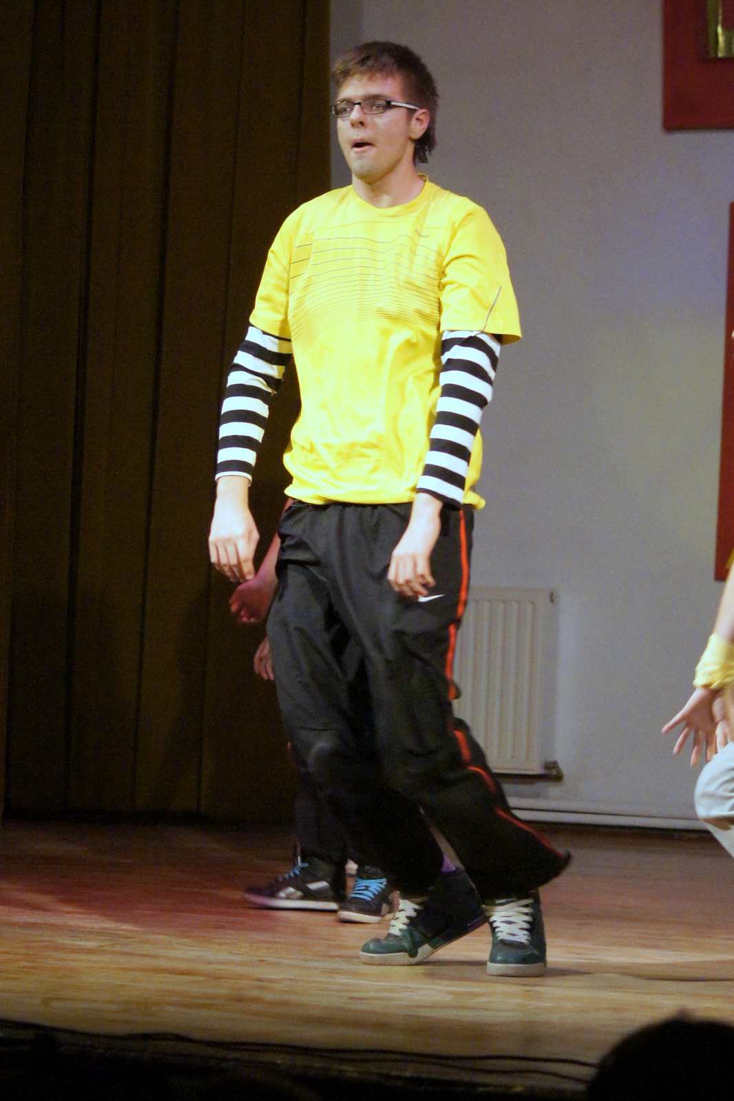 Przegląd zespołów tanecznych Leg-Jump