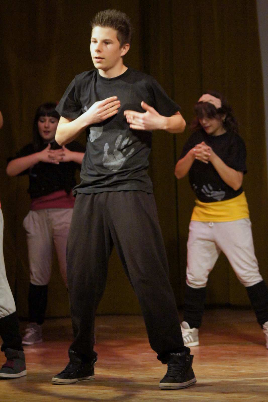 Przegląd zespołów tanecznych Leg-Jump