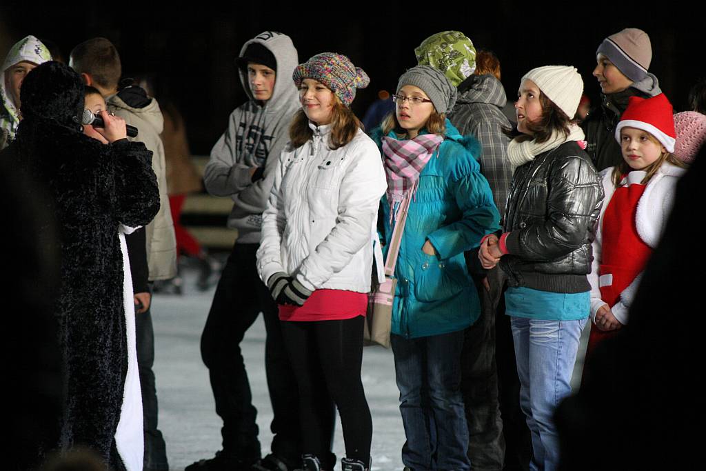 Sezon 2011/2012 na lodowisku otwarty cz2