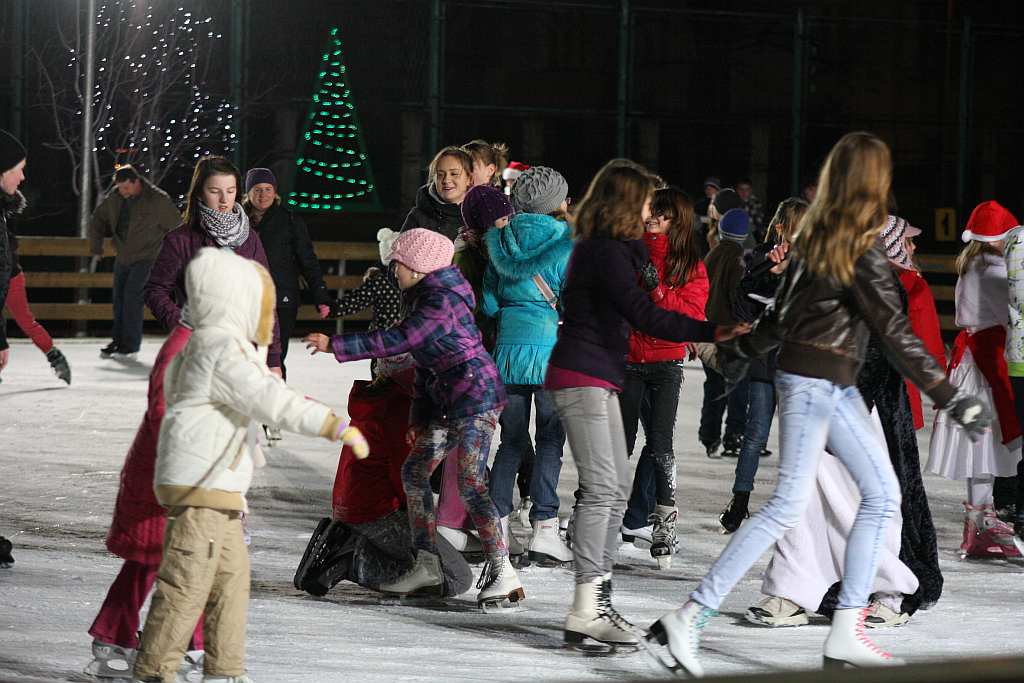Sezon 2011/2012 na lodowisku otwarty cz2