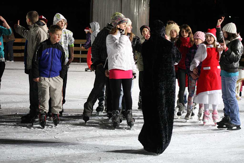 Sezon 2011/2012 na lodowisku otwarty cz2