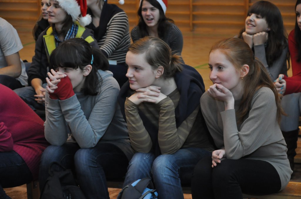 Licealiści zrobili 39 paczek mikołajkowych