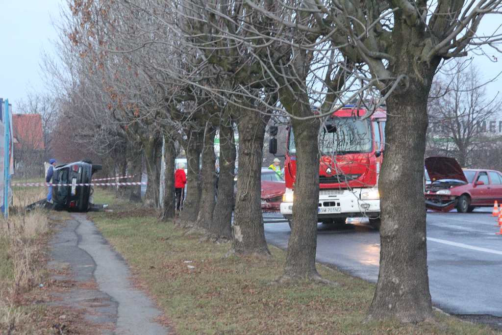 Zderzenie trzech aut