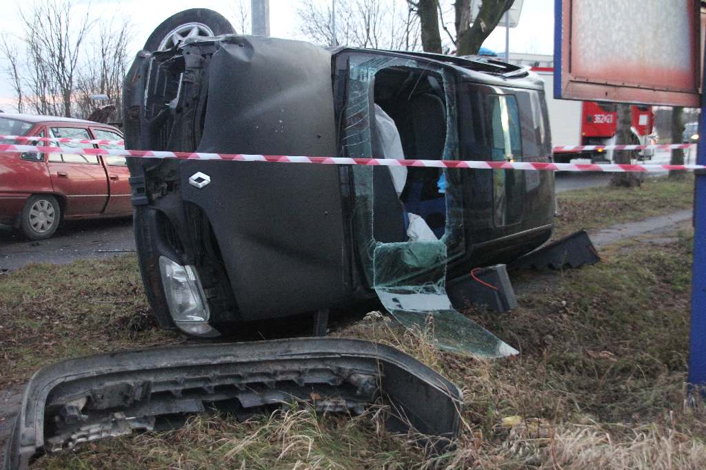 Zderzenie trzech aut