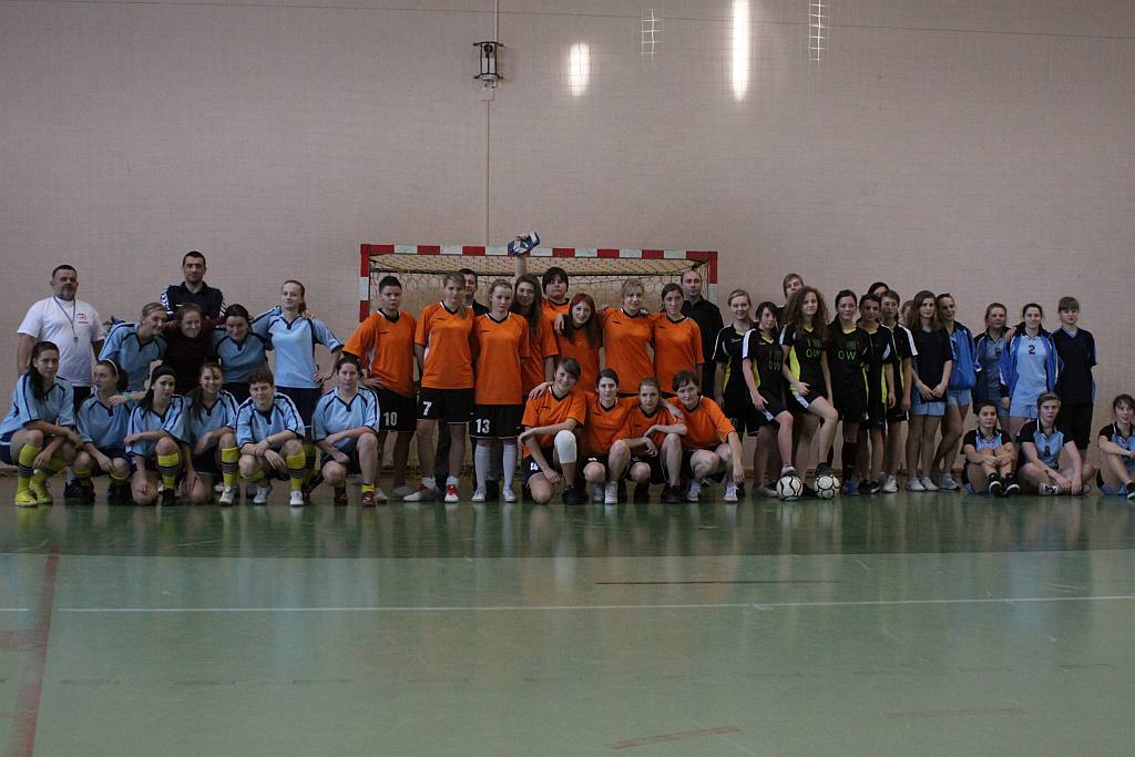 Finały Licealiady dziewcząt w Halowej Piłce Nożnej cz1