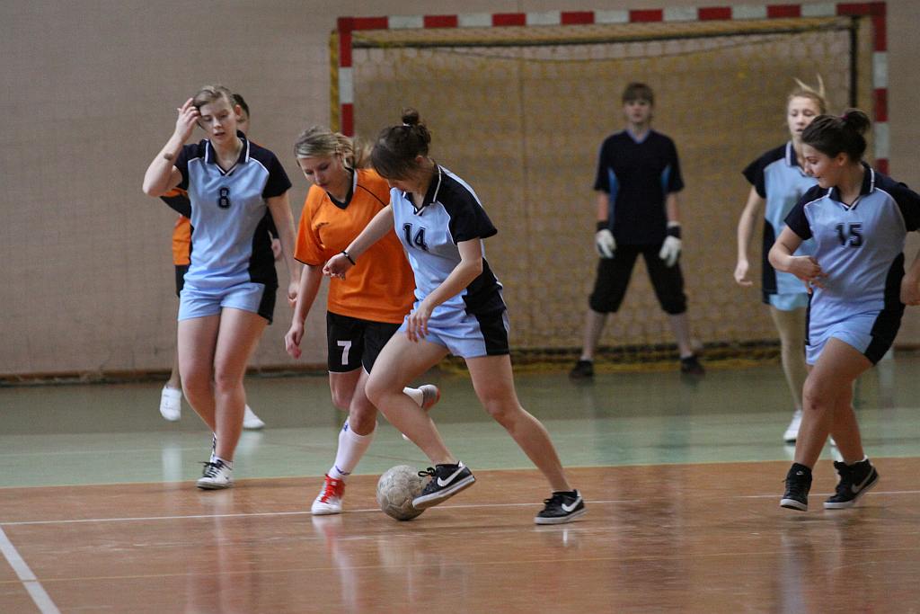 Finały Licealiady dziewcząt w Halowej Piłce Nożnej cz1