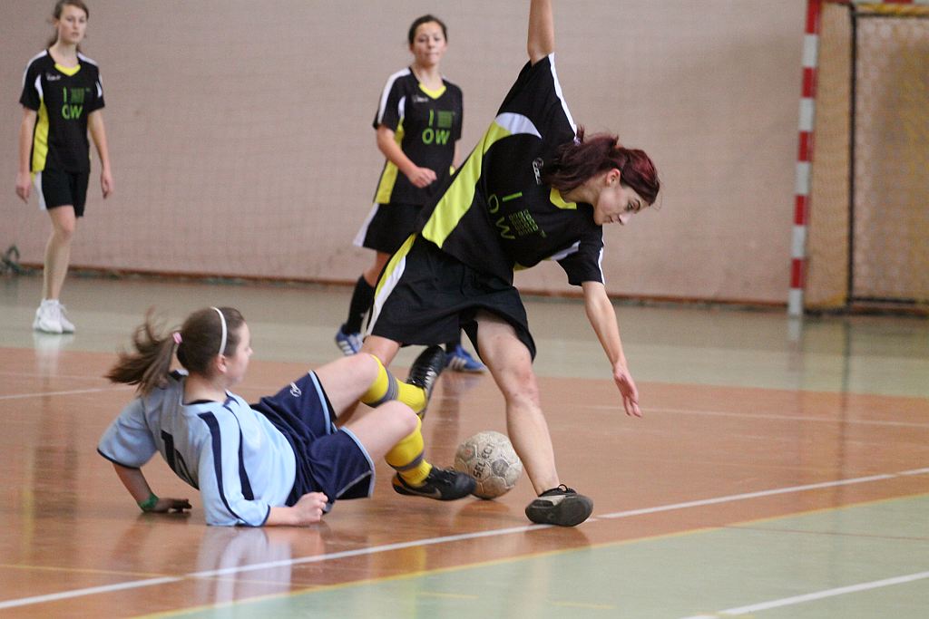 Finały Licealiady dziewcząt w Halowej Piłce Nożnej cz1