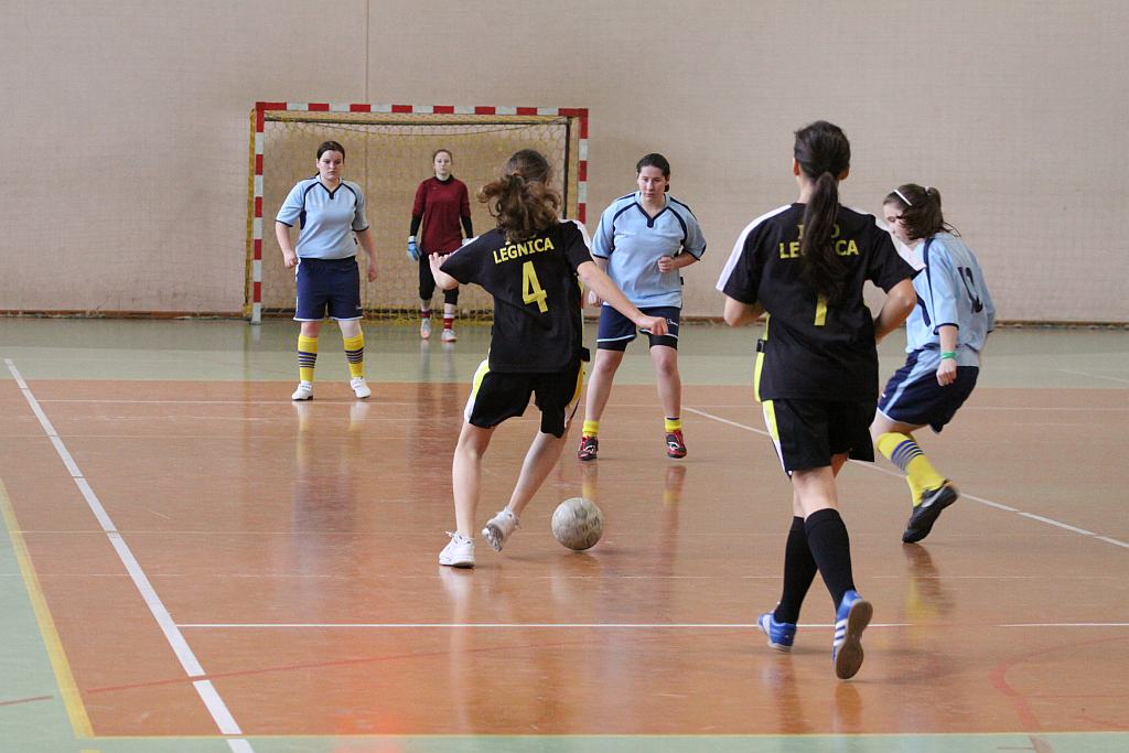 Finały Licealiady dziewcząt w Halowej Piłce Nożnej cz1