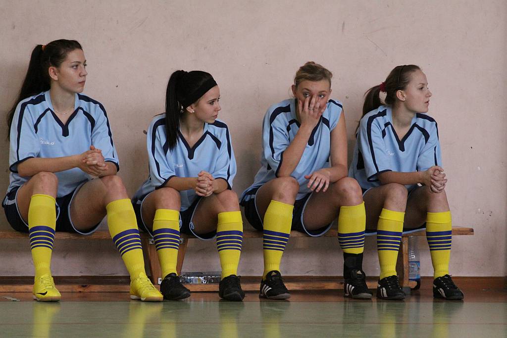 Finały Licealiady dziewcząt w Halowej Piłce Nożnej cz1