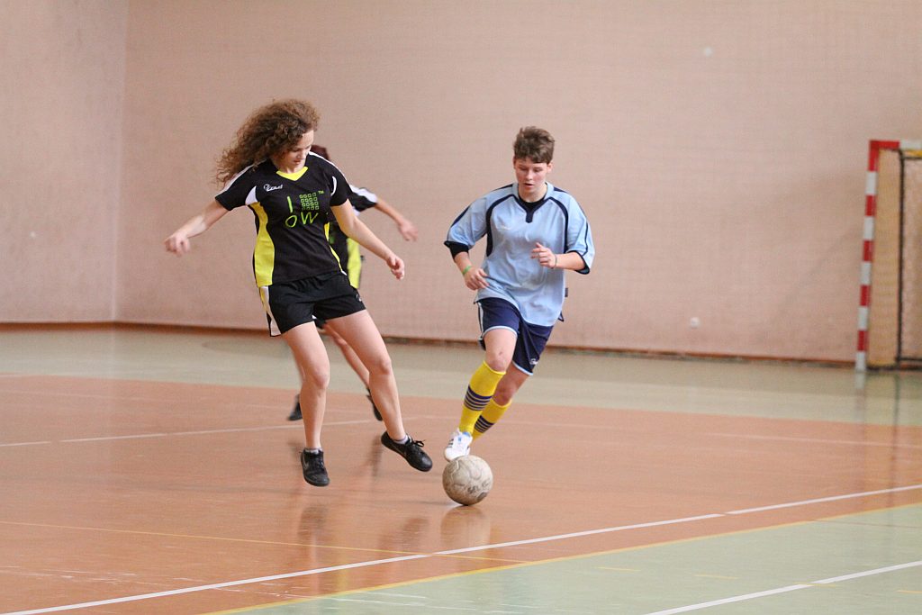 Finały Licealiady dziewcząt w Halowej Piłce Nożnej cz1