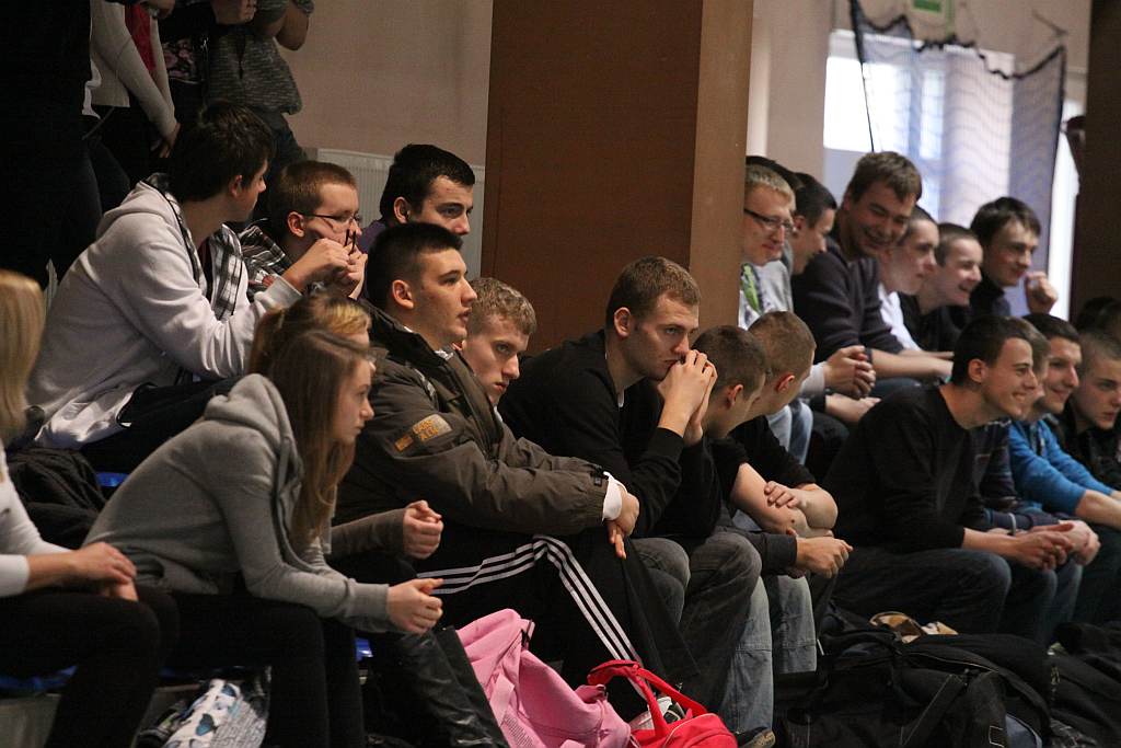 Finały Licealiady dziewcząt w Halowej Piłce Nożnej cz1