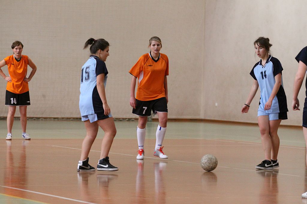 Finały Licealiady dziewcząt w Halowej Piłce Nożnej cz1