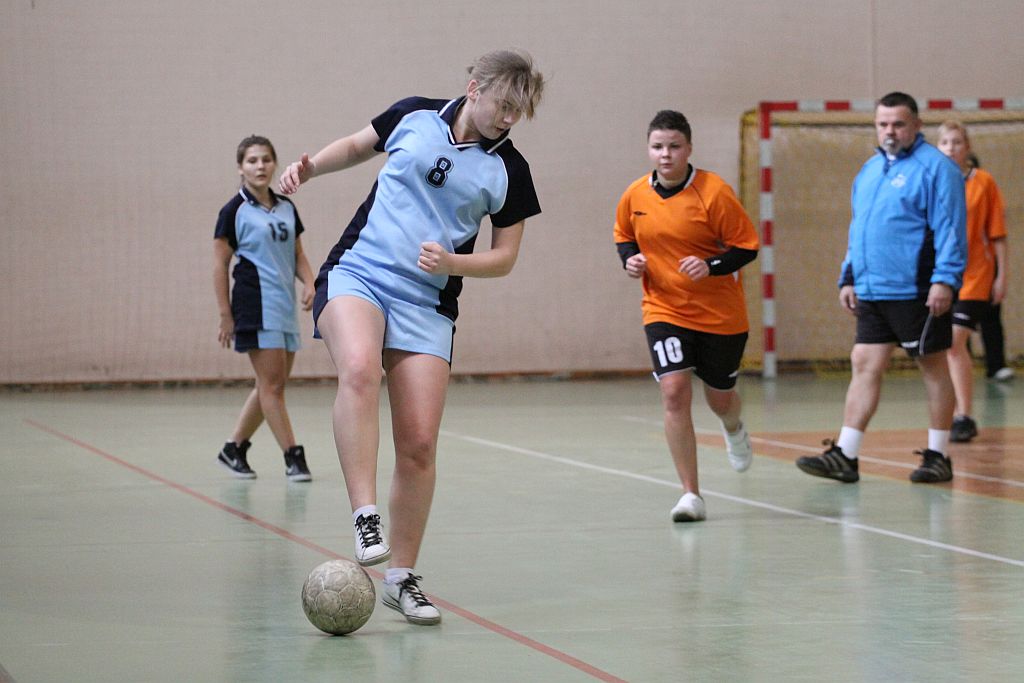 Finały Licealiady dziewcząt w Halowej Piłce Nożnej cz1