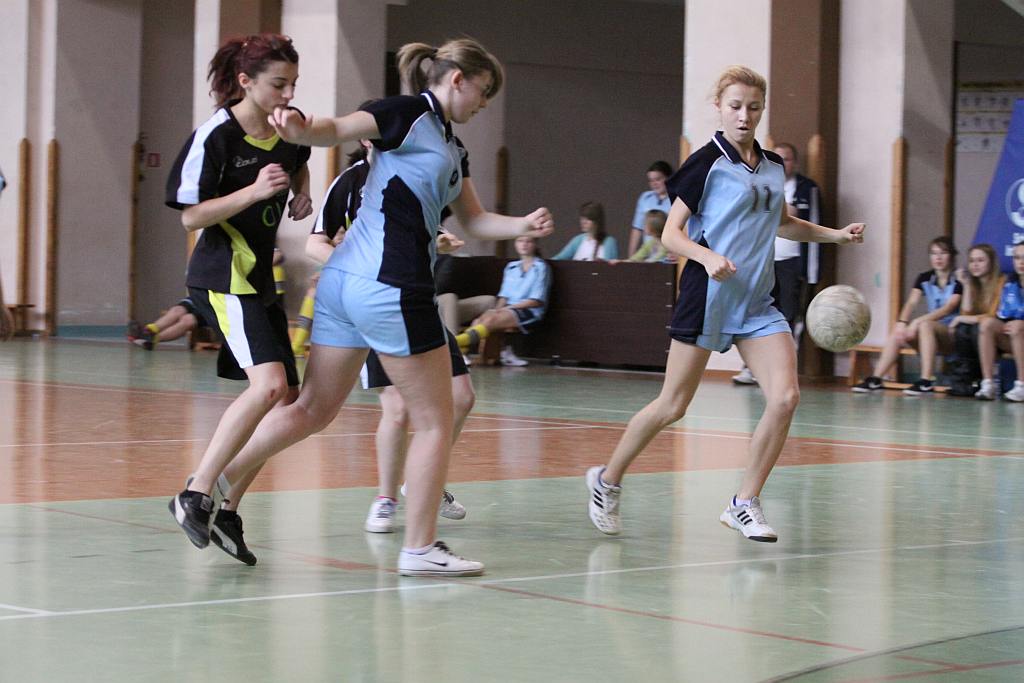 Finały Licealiady dziewcząt w Halowej Piłce Nożnej cz1