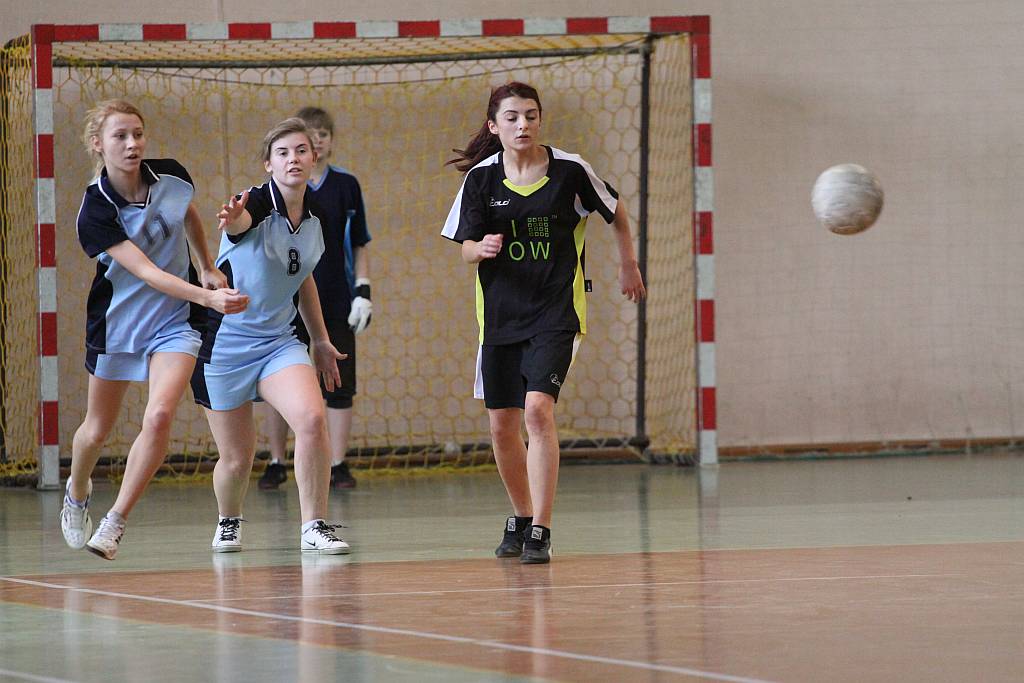 Finały Licealiady dziewcząt w Halowej Piłce Nożnej cz1