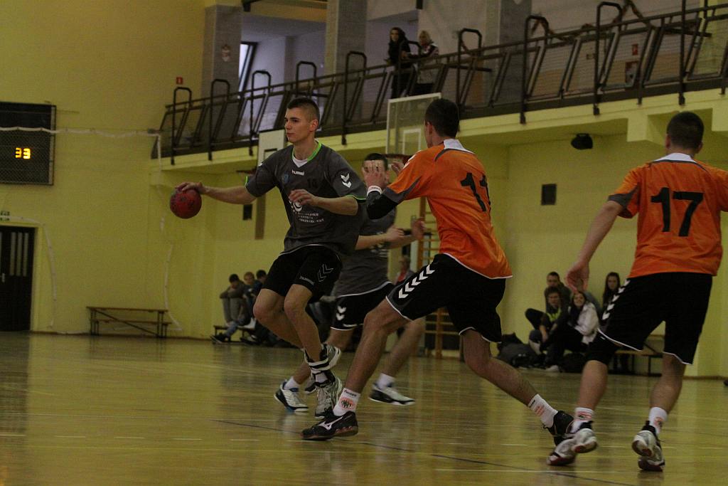 UKS Dziewiątka - Zagłębie Lubin 33 - 35