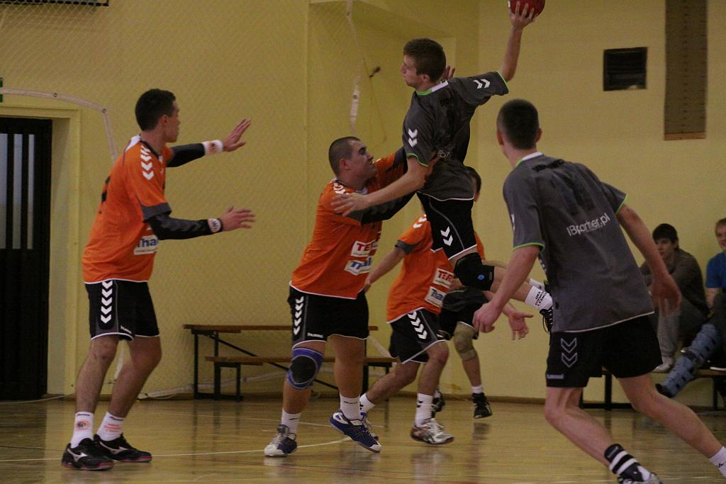 UKS Dziewiątka - Zagłębie Lubin 33 - 35