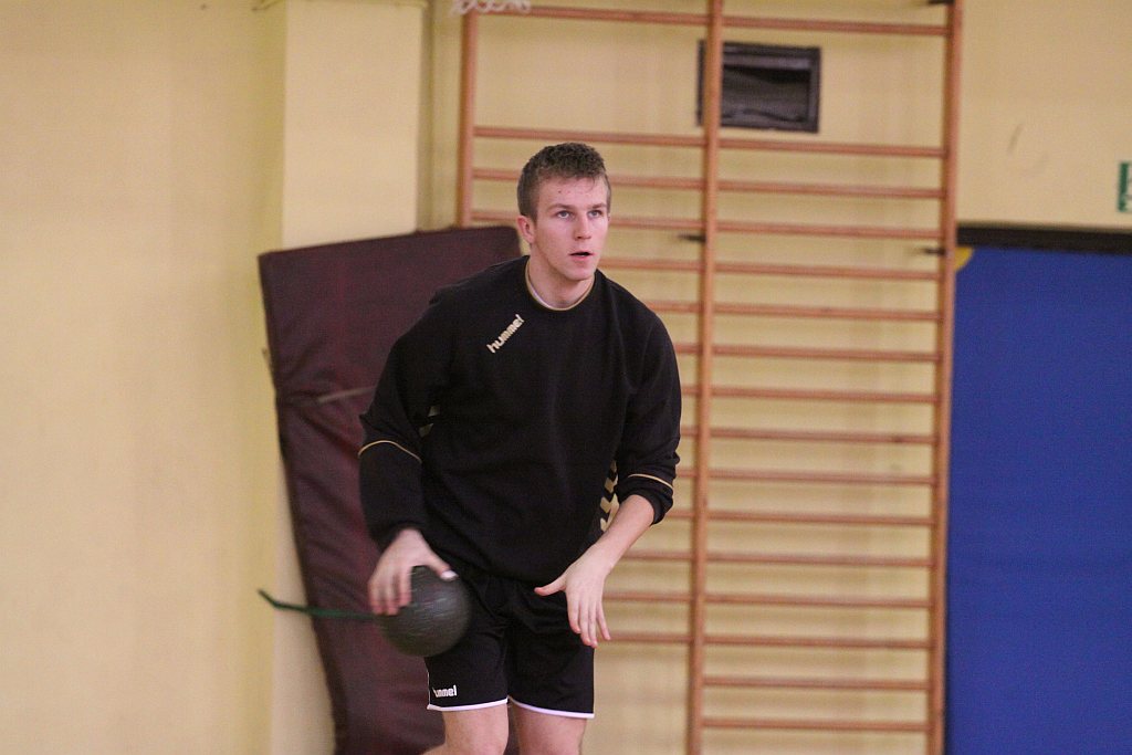 UKS Dziewiątka - Zagłębie Lubin 33 - 35