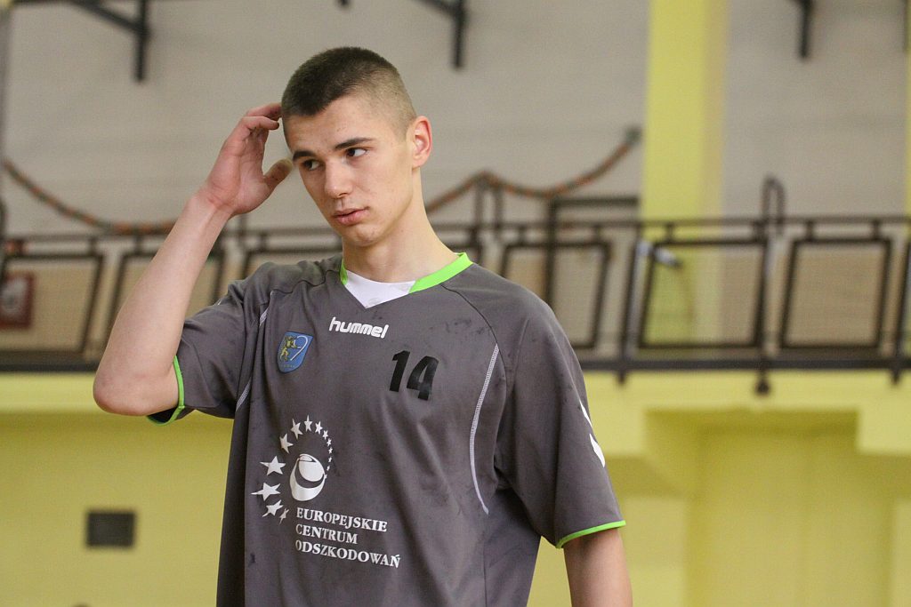 UKS Dziewiątka - Zagłębie Lubin 33 - 35