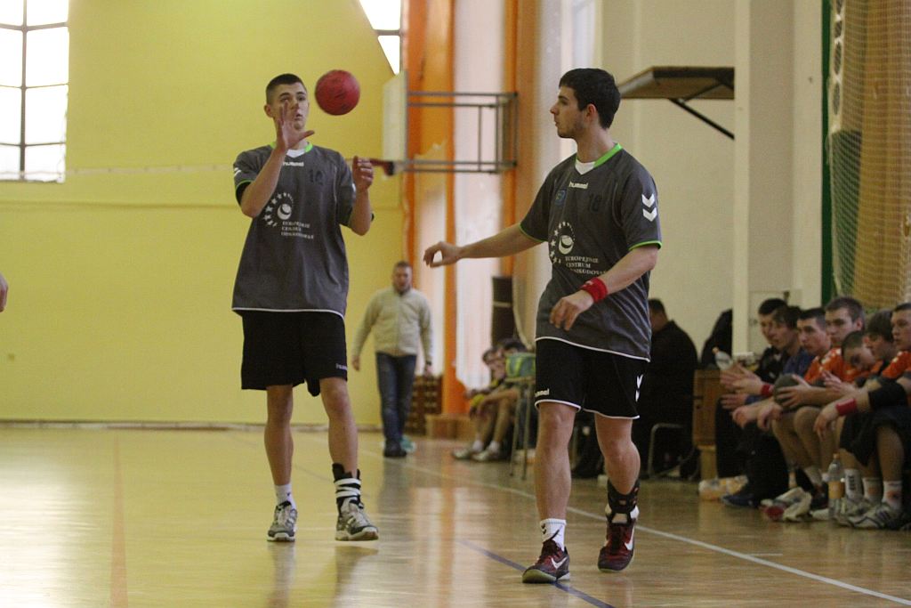 UKS Dziewiątka - Zagłębie Lubin 33 - 35