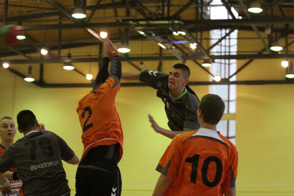 UKS Dziewiątka - Zagłębie Lubin 33 - 35