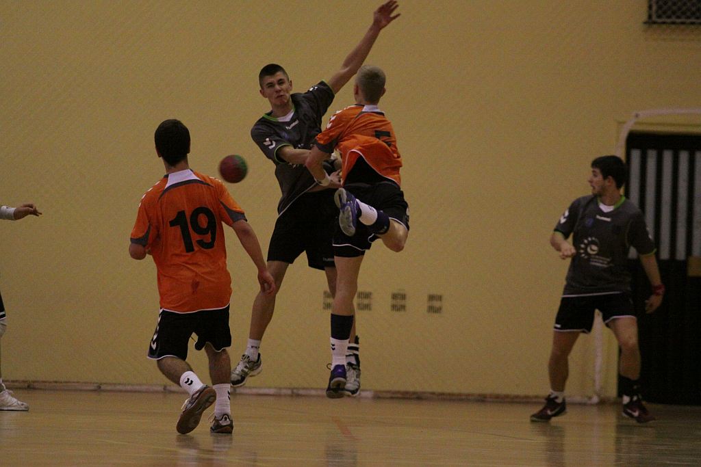 UKS Dziewiątka - Zagłębie Lubin 33 - 35