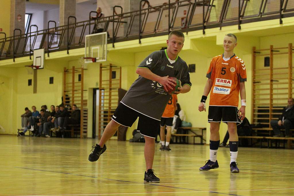 UKS Dziewiątka - Zagłębie Lubin 33 - 35