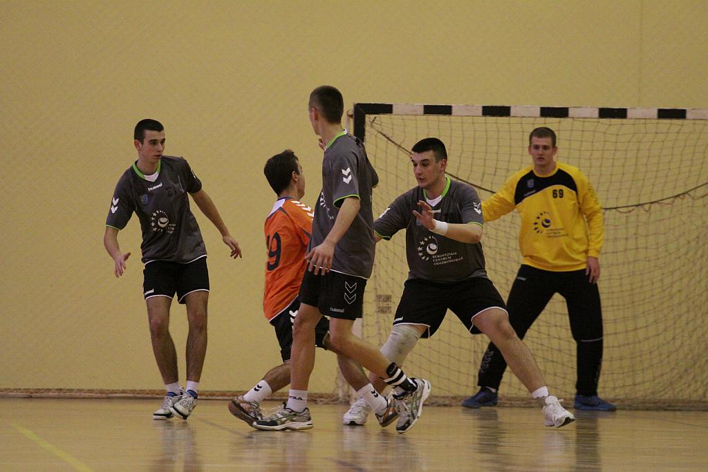 UKS Dziewiątka - Zagłębie Lubin 33 - 35