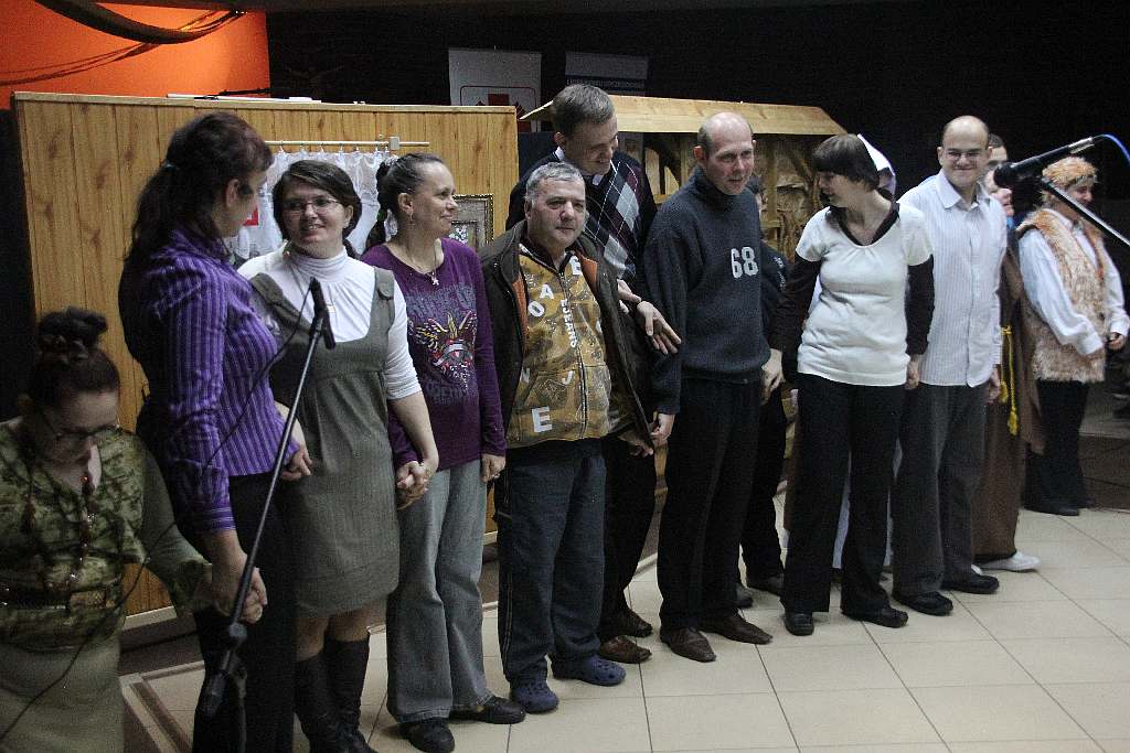 Msza, jasełka, opłatek i bal