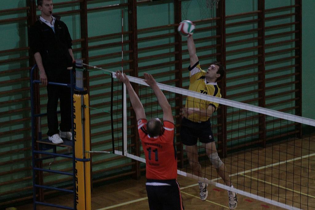 Ikar Legnica - SPS Chrobry Głogów