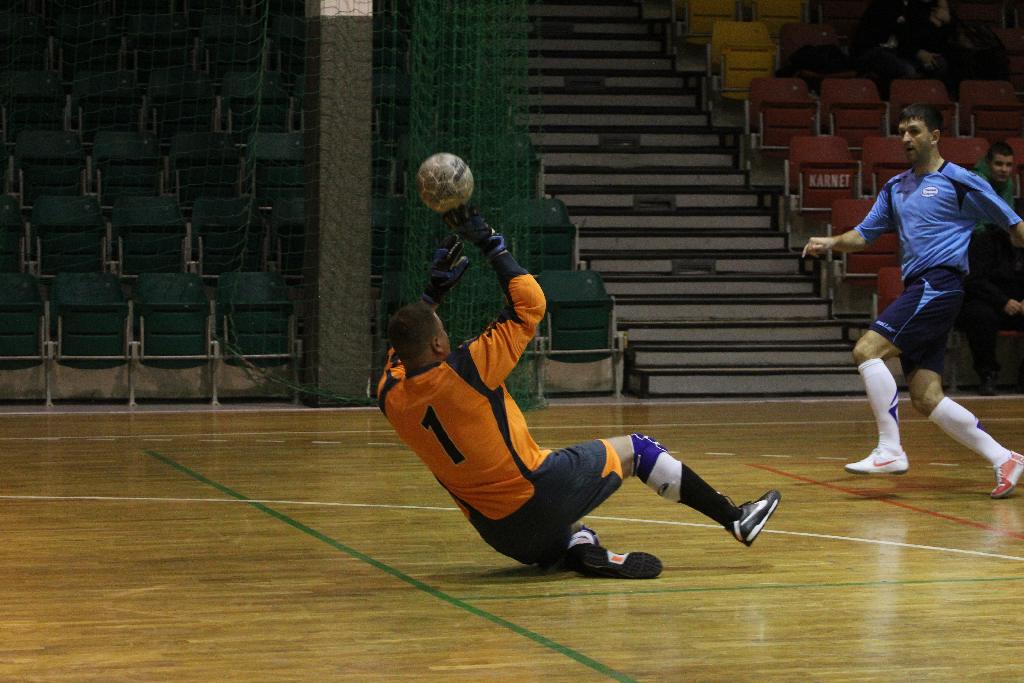 Zanam Legmet wraca na fotel lidera