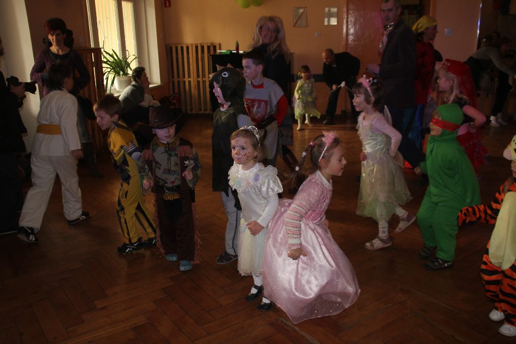Bal Karnawałowy i zajęcia plastyczne