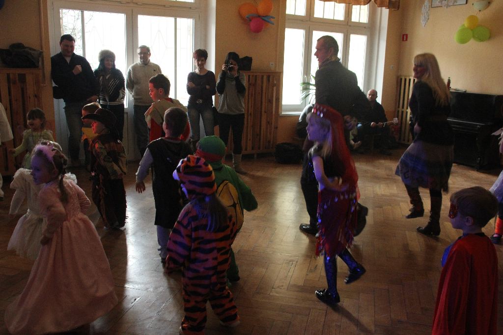 Bal Karnawałowy i zajęcia plastyczne