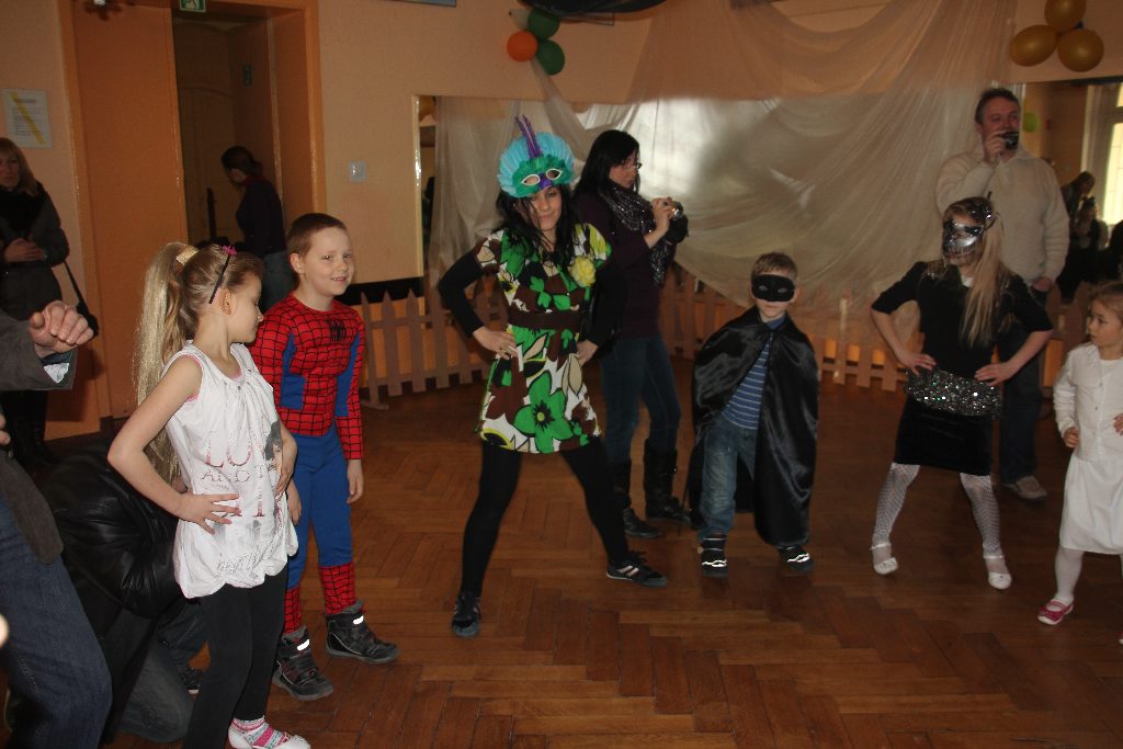Bal Karnawałowy i zajęcia plastyczne