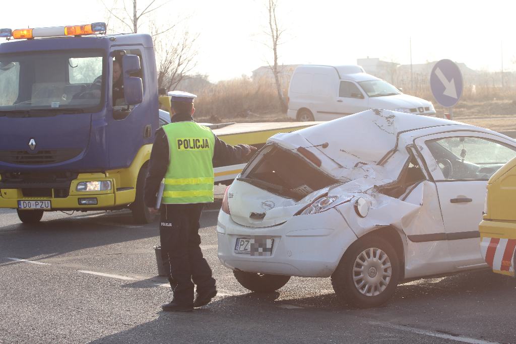 Wypadek na Piekarach. Dwie osoby ranne
