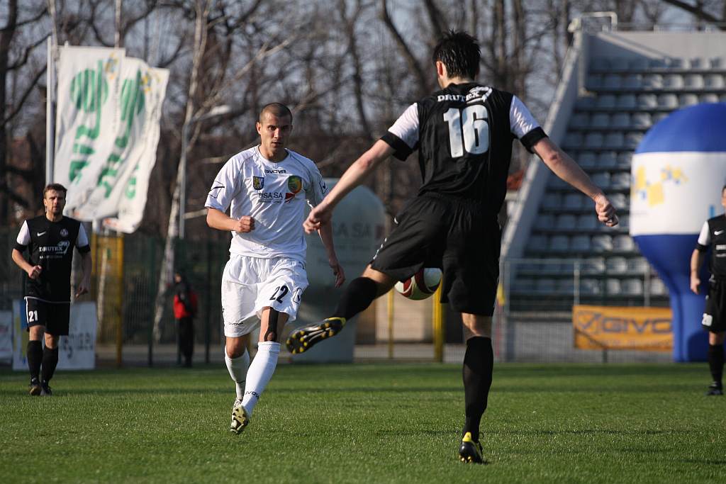 Miedź - Bytovia 0:0