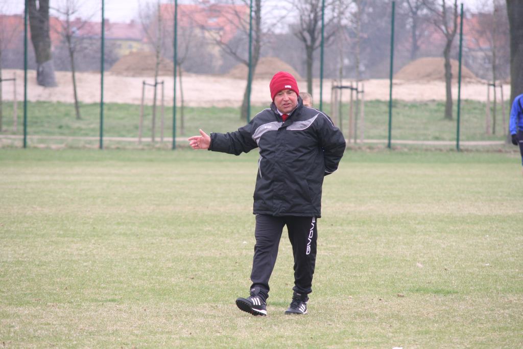 Trening piłkarzy Miedzi przed meczem z Jarotą