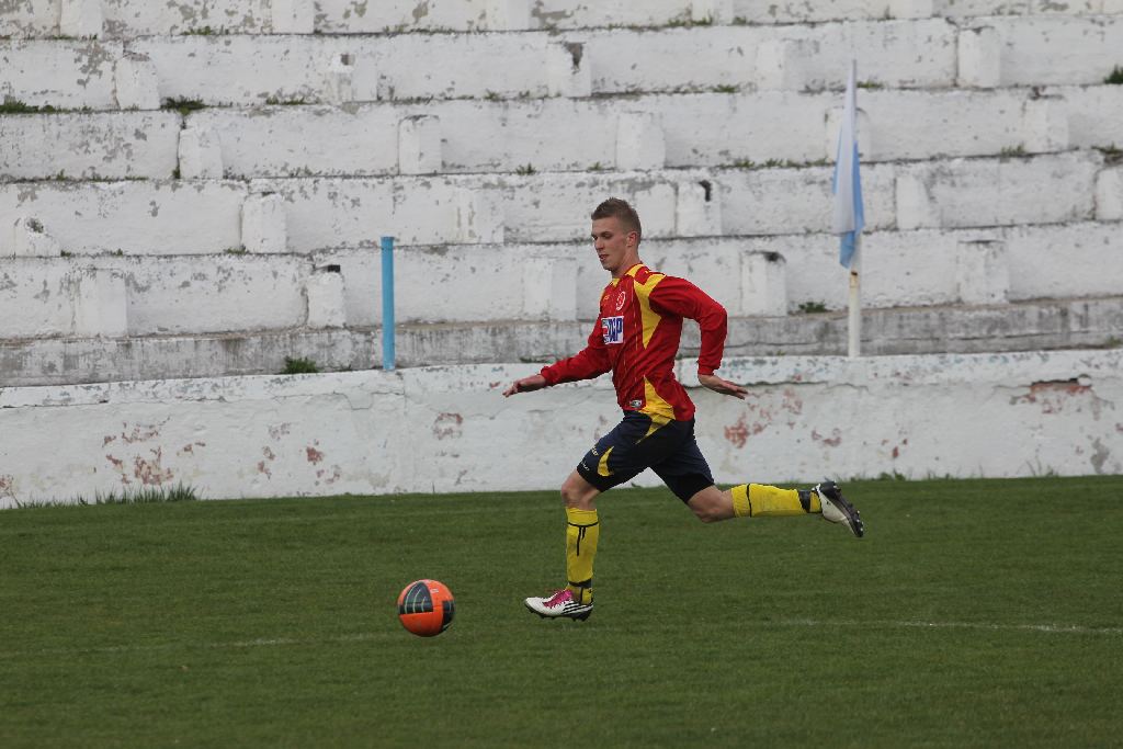 Konfeks - Iskra 3:2