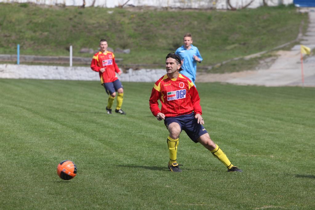 Konfeks - Iskra 3:2