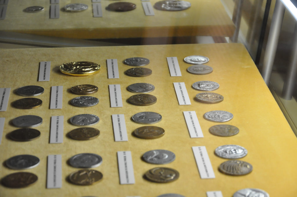 Historia papieża Polaka wybita w medalach