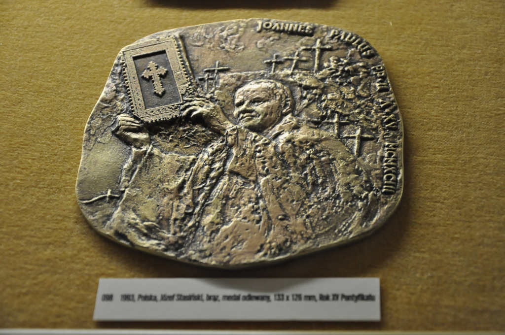 Historia papieża Polaka wybita w medalach