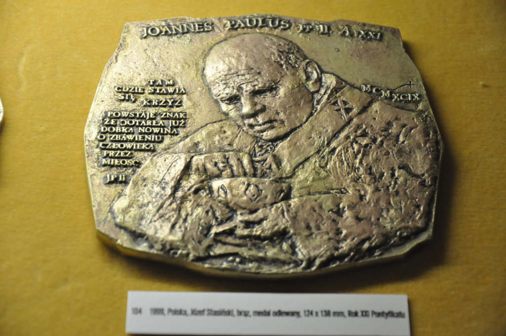 Historia papieża Polaka wybita w medalach