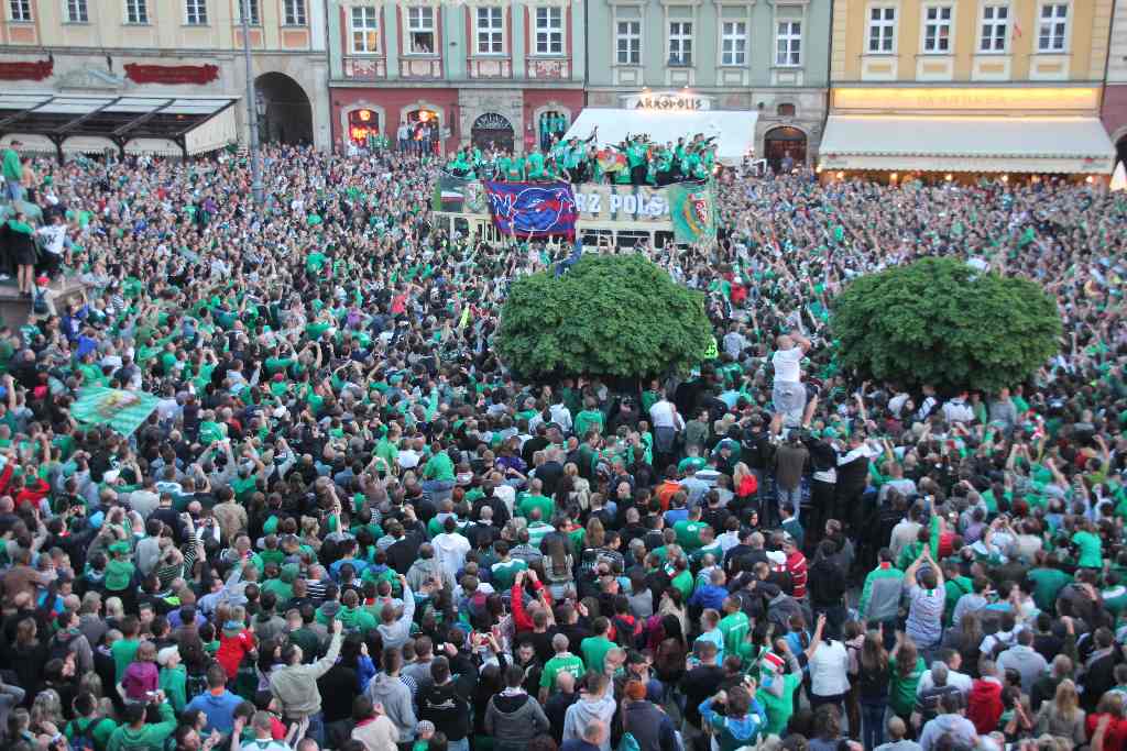 Mistrzowska feta na wrocławskim rynku