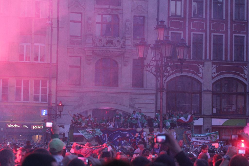 Mistrzowska feta na wrocławskim rynku