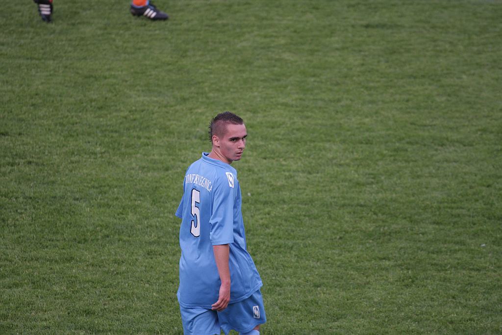 Konfeks wygrał mecz o życie 2:0